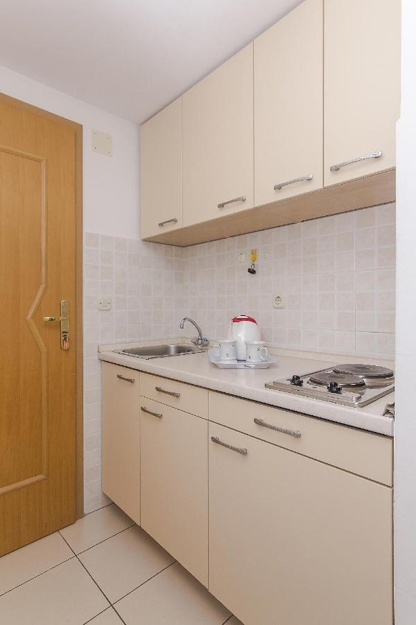 Apartments With A Parking Space Brela, Makarska - 11687 外观 照片