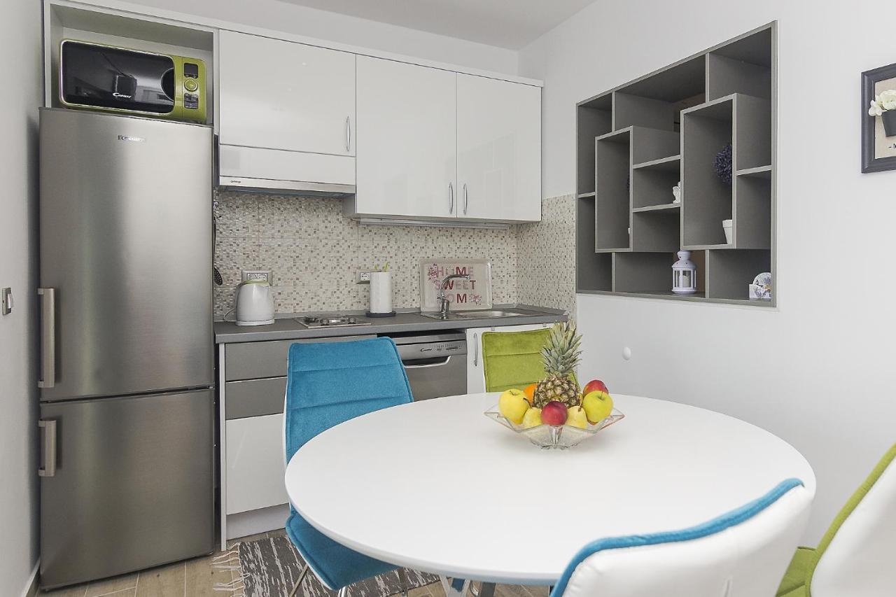 Apartments With A Parking Space Brela, Makarska - 11687 外观 照片