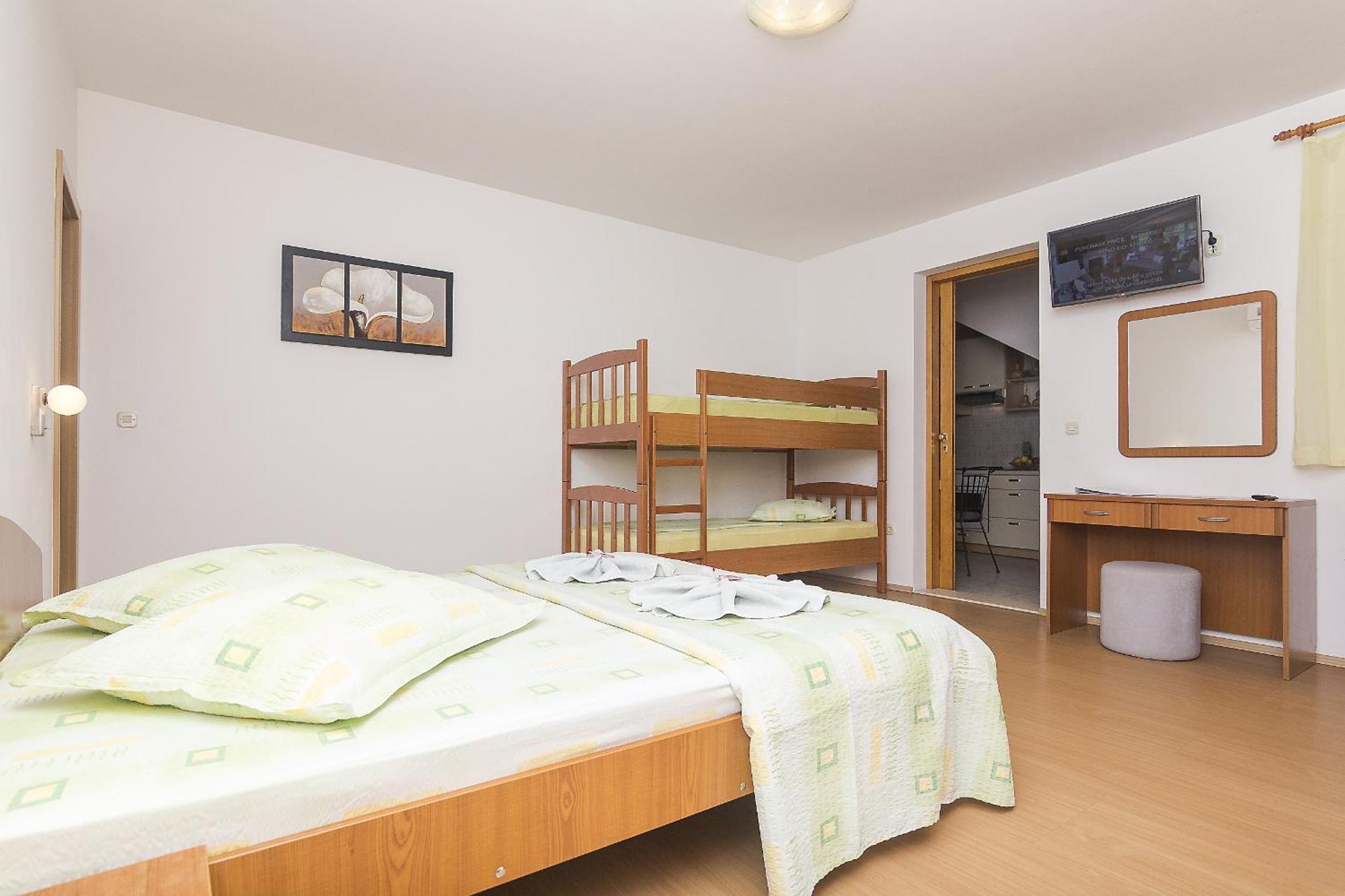 Apartments With A Parking Space Brela, Makarska - 11687 客房 照片