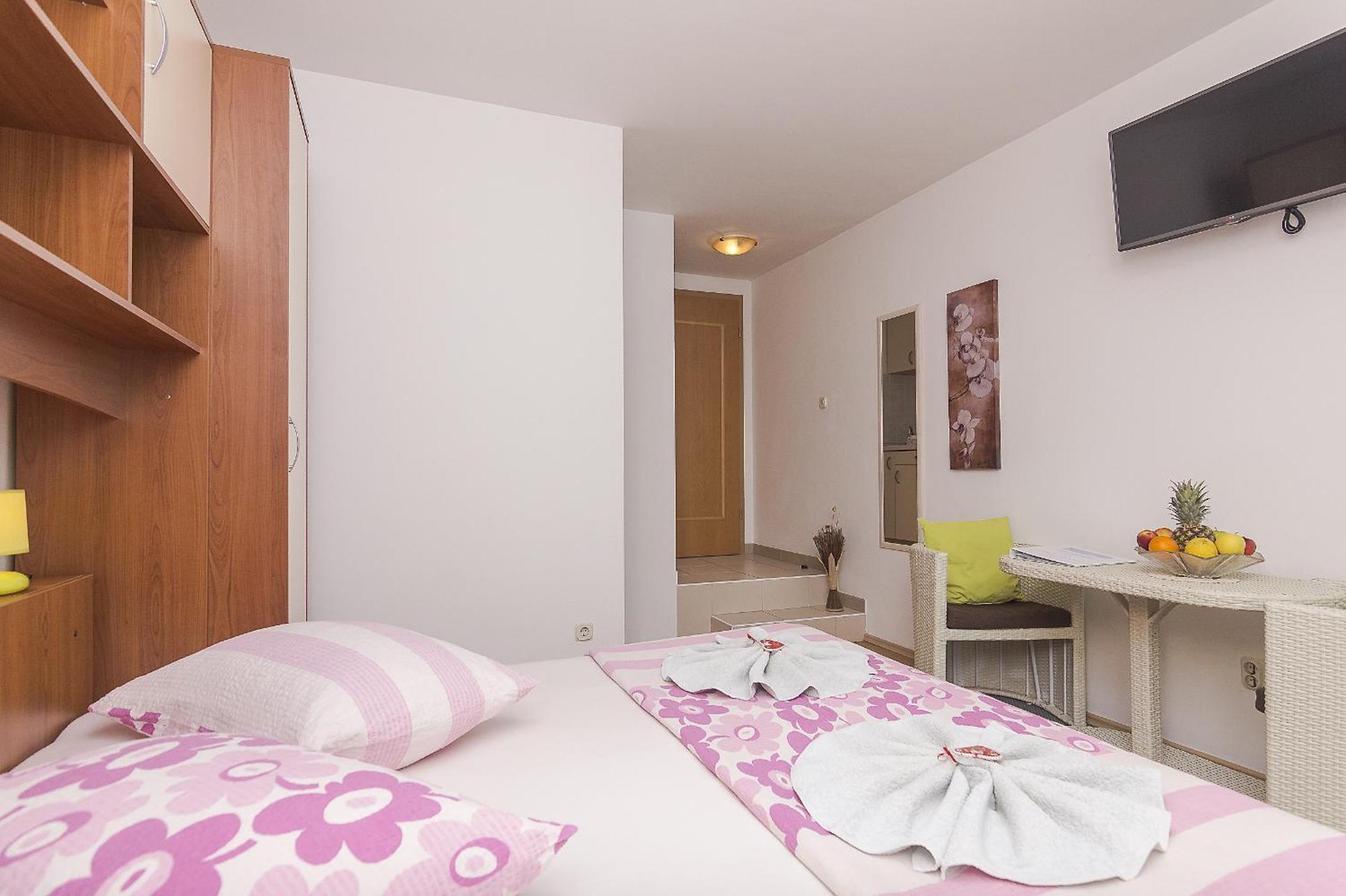 Apartments With A Parking Space Brela, Makarska - 11687 客房 照片