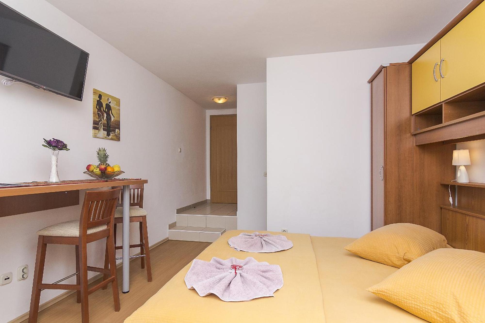 Apartments With A Parking Space Brela, Makarska - 11687 客房 照片
