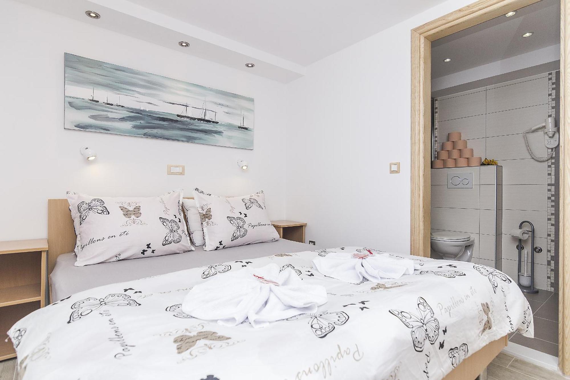 Apartments With A Parking Space Brela, Makarska - 11687 客房 照片